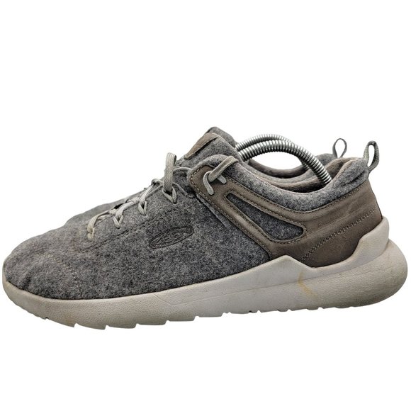 Athletic_Shoes